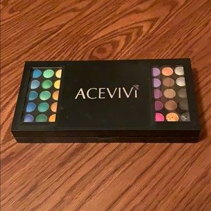 NWOT Acevivi eye shadow palate.